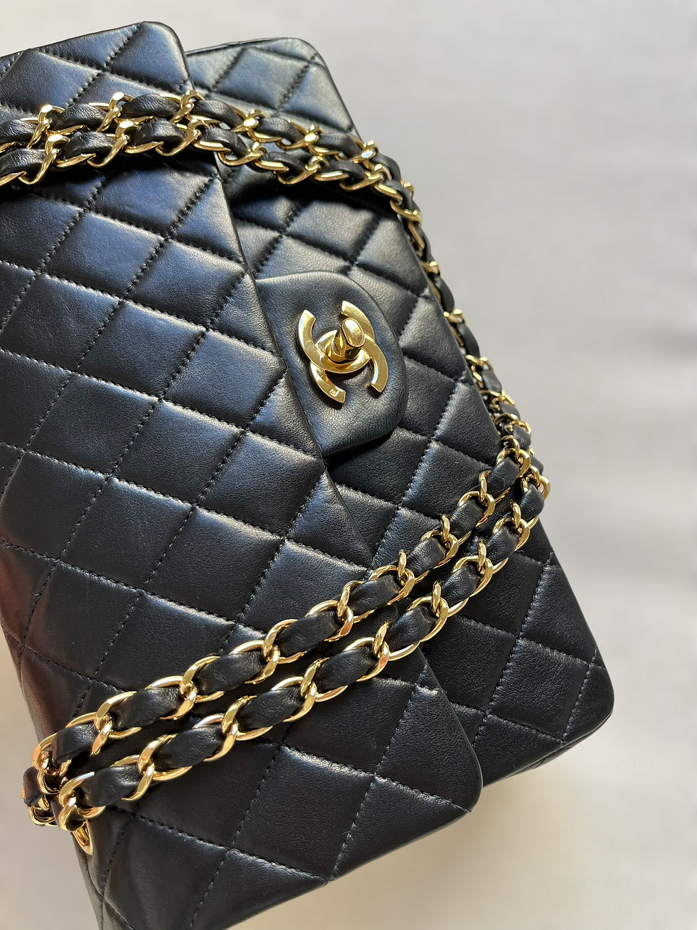 Thumbnail: CHANEL Classic Flap Medium