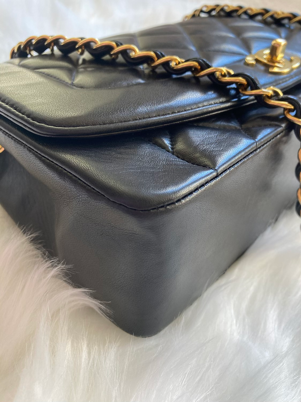 Thumbnail: CHANEL Diana Medium