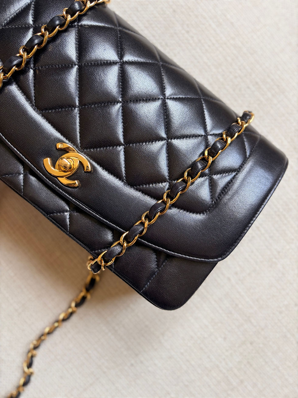 Thumbnail: Chanel Vintage Diana size Medium
