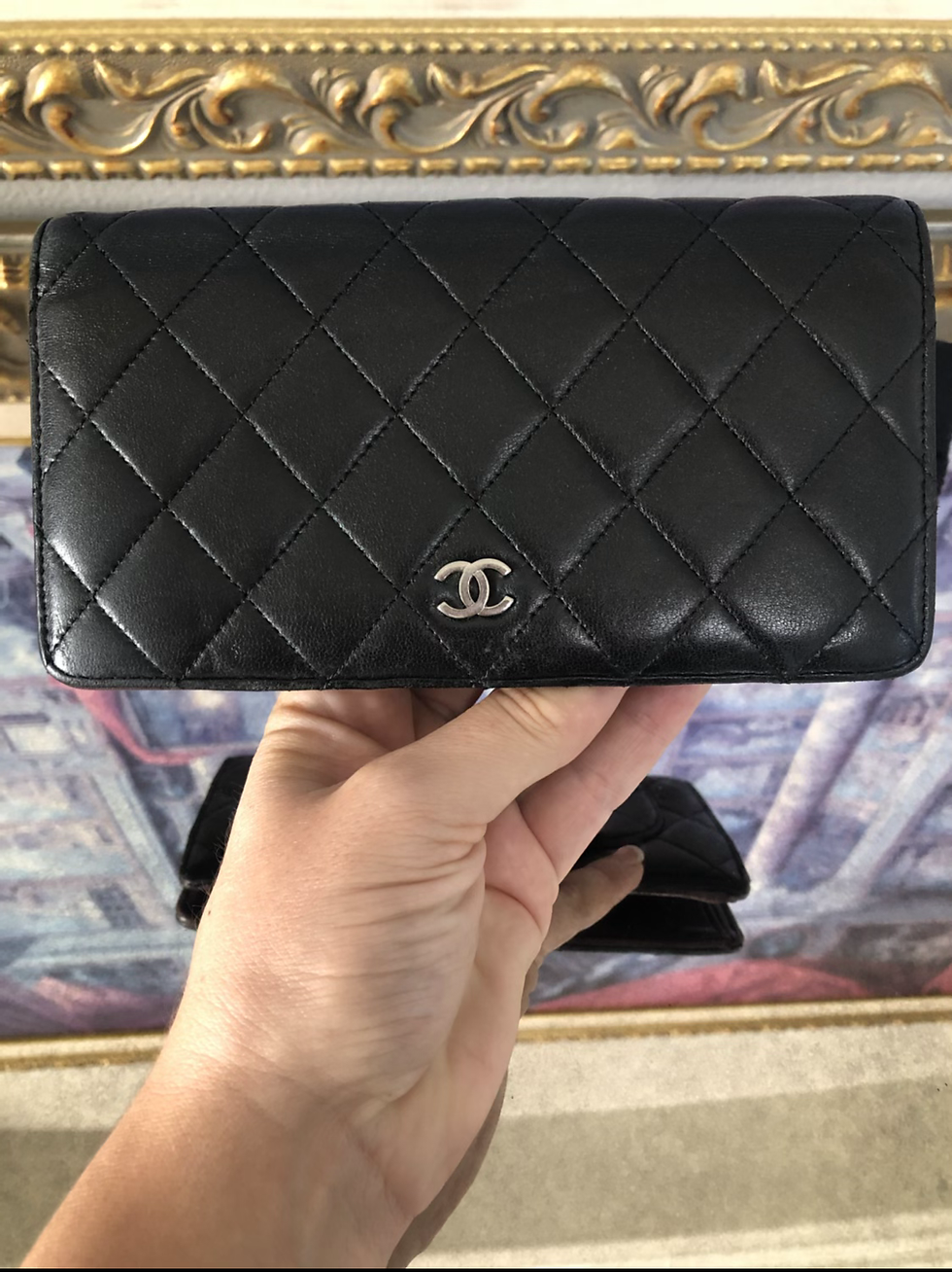 Thumbnail: Chanel Yen Bifold Wallet