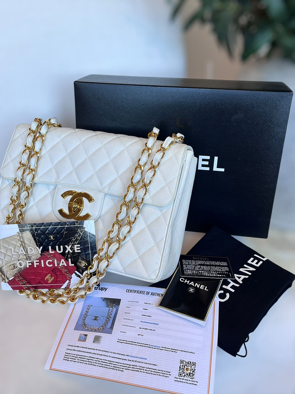 Thumbnail: Chanel Vintage Caviar Jumbo in Snow White