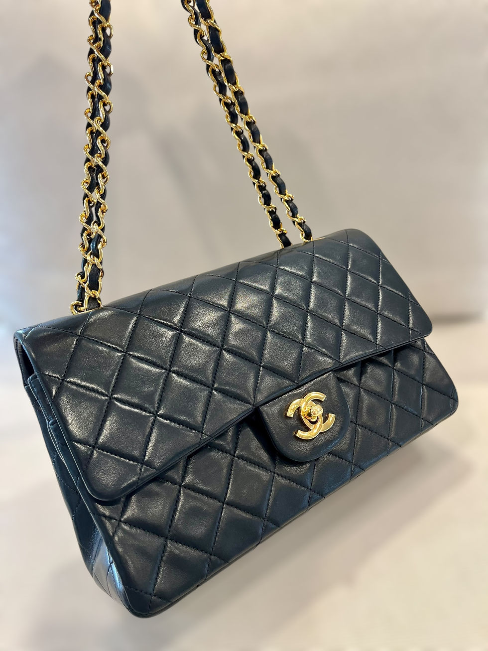 Thumbnail: Chanel Classic Double Flap Medium