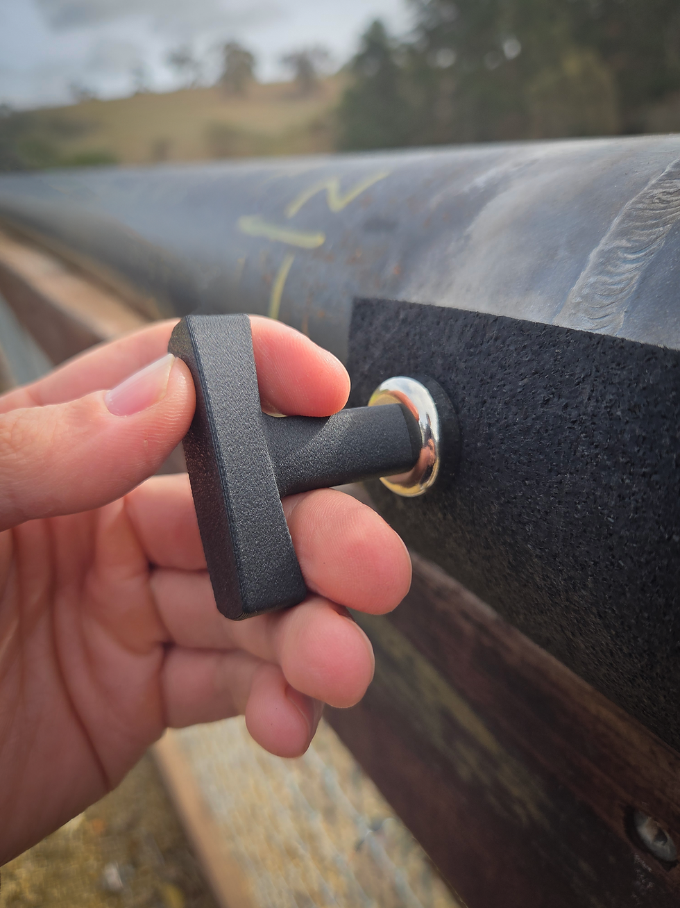 Thumbnail: Close-up of the magnetic film placement holder on a welded steel pipe using the G-Mag Kit.