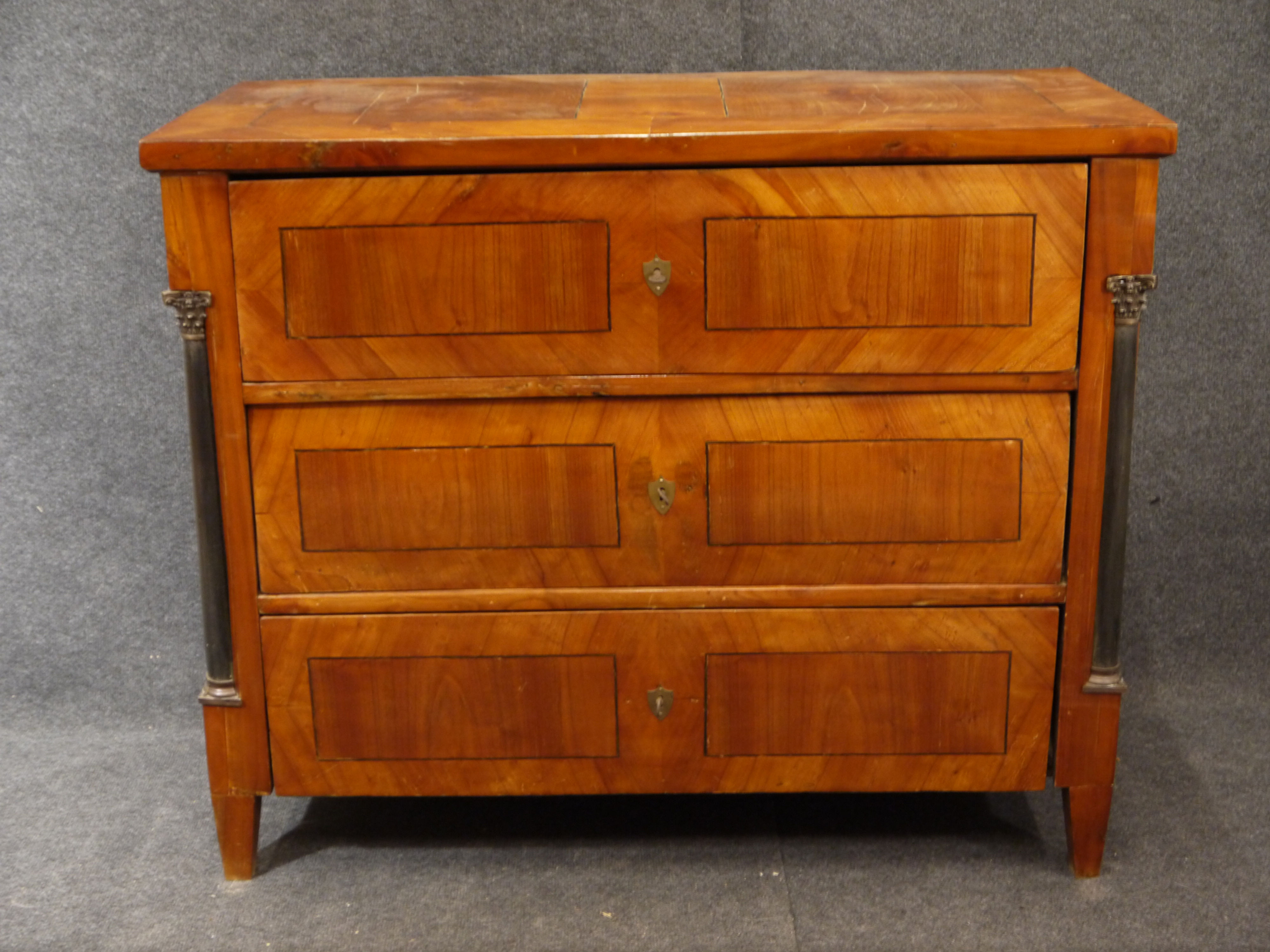 Stilvolle Louis Seize Kommode, Kirschbaum um 1800...