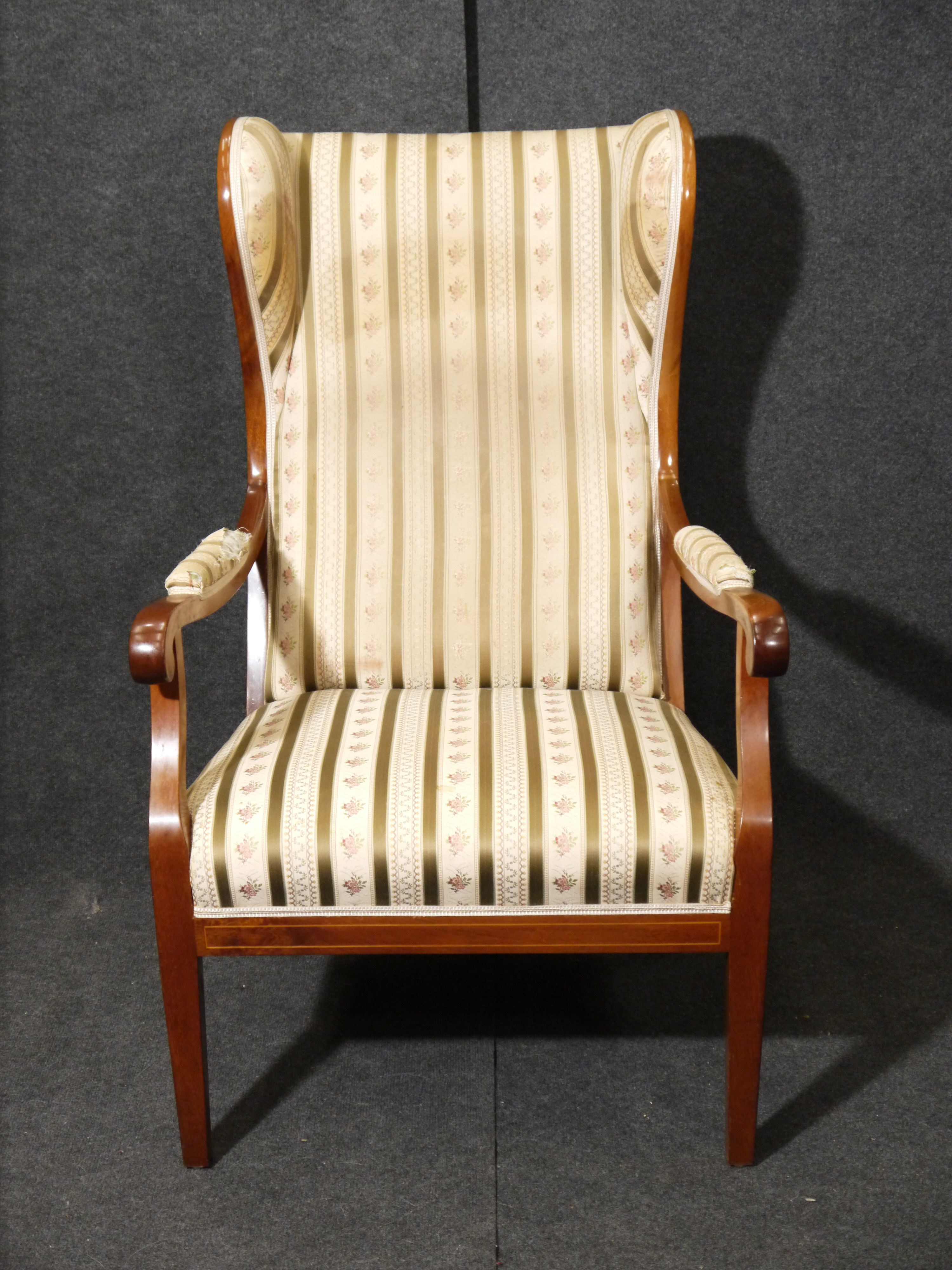 Schöner Ohrensessel, Stil Biedermeier, Mahagoni ...