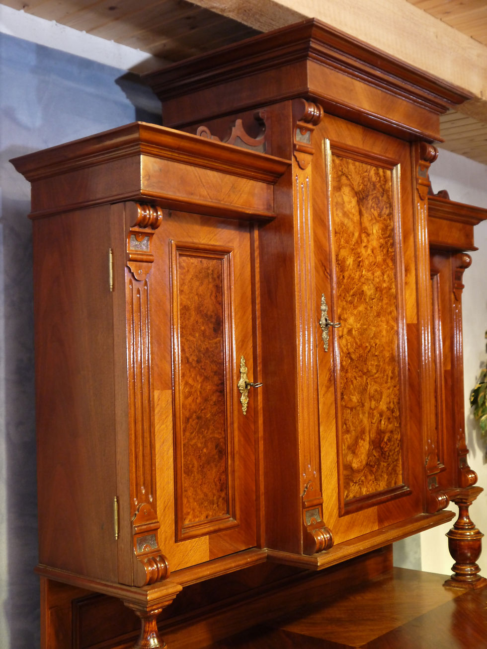 Miniaturbild: Schönes Buffet des Historismus, Nußbaum um 1880