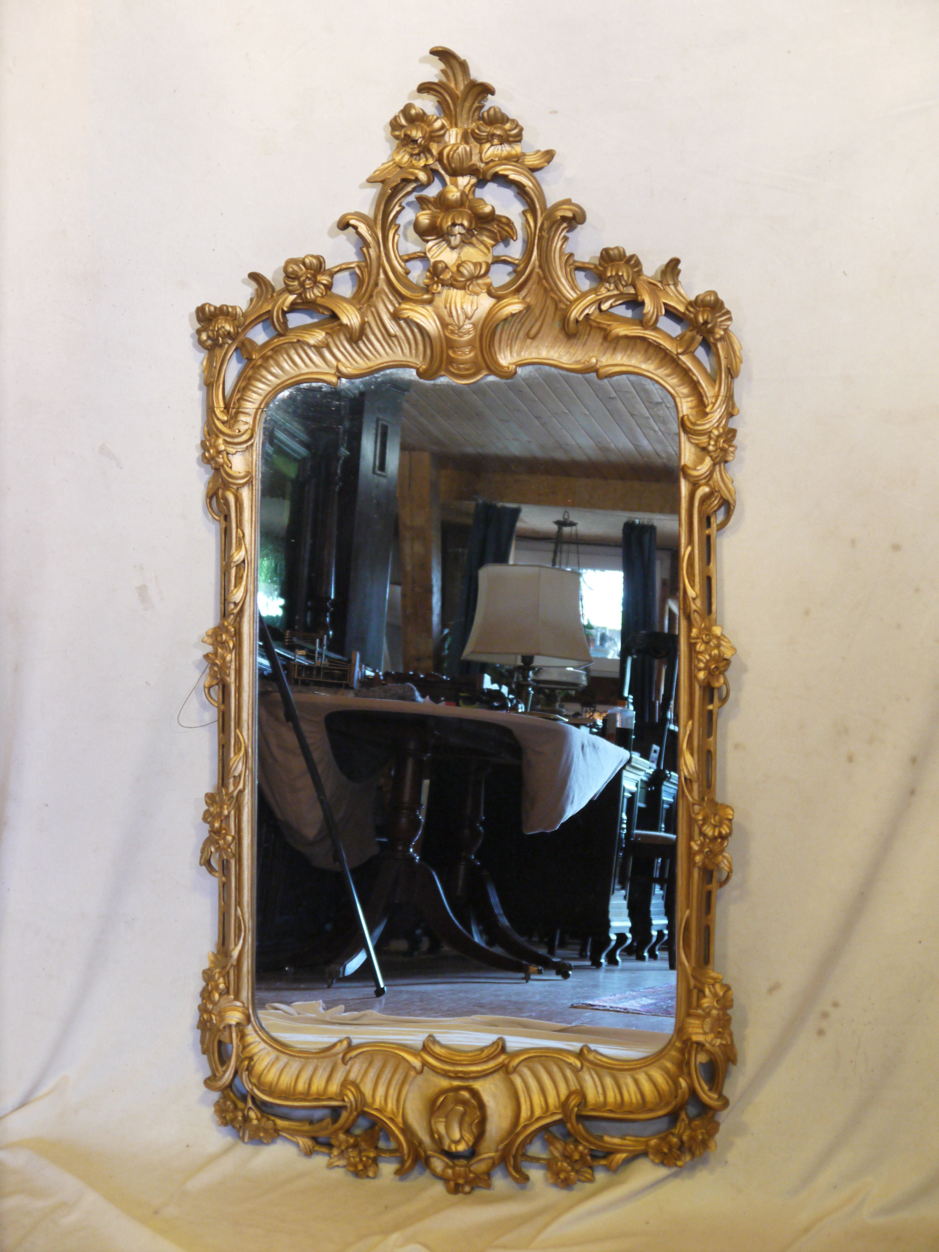 Wunderschöner, alter Wand-Spiegel, Stil Barock....