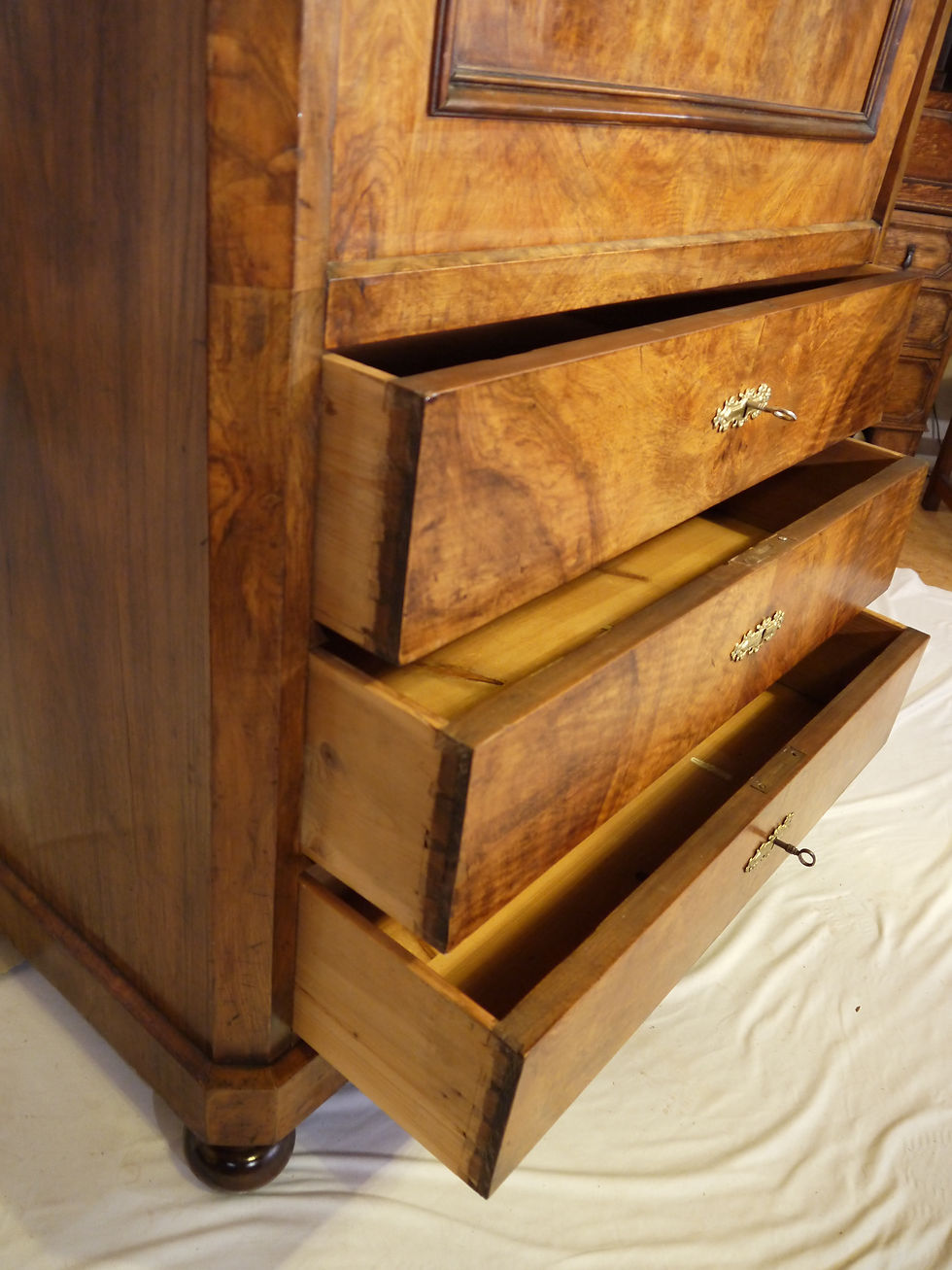 Miniaturbild: Schöner alter Louis-Philippe-Schreibschrank/Sekretär in Nuß um 1870..