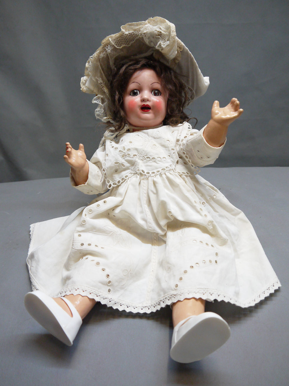 Miniaturbild: Schöne, alte Puppe...