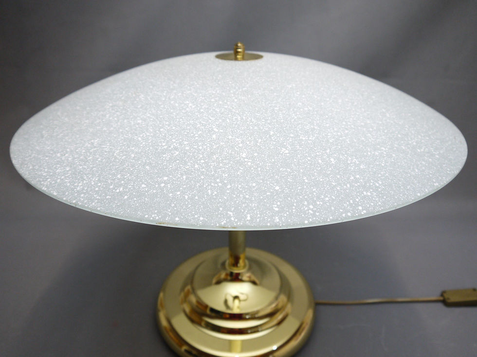 Miniaturbild: Sehr schöne, ältere Messing-Tischlampe mit geätztem Glas, 2 flammig