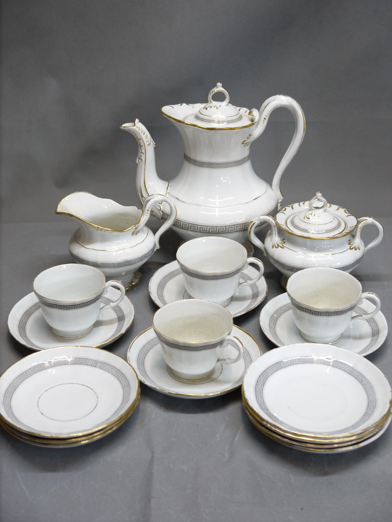 11tlg.  Rest-Service Mäanderdekor, wohl V & B, 1880/1900