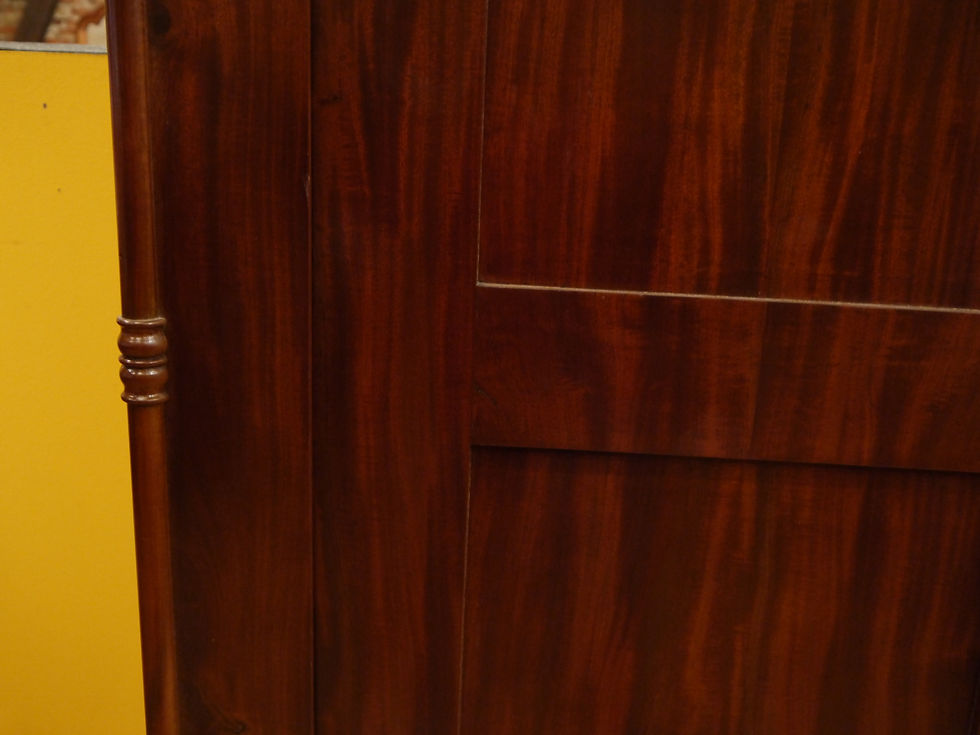 Miniaturbild: Eleganter "Biedermeier-Schrank / Mahagoni um 1850...