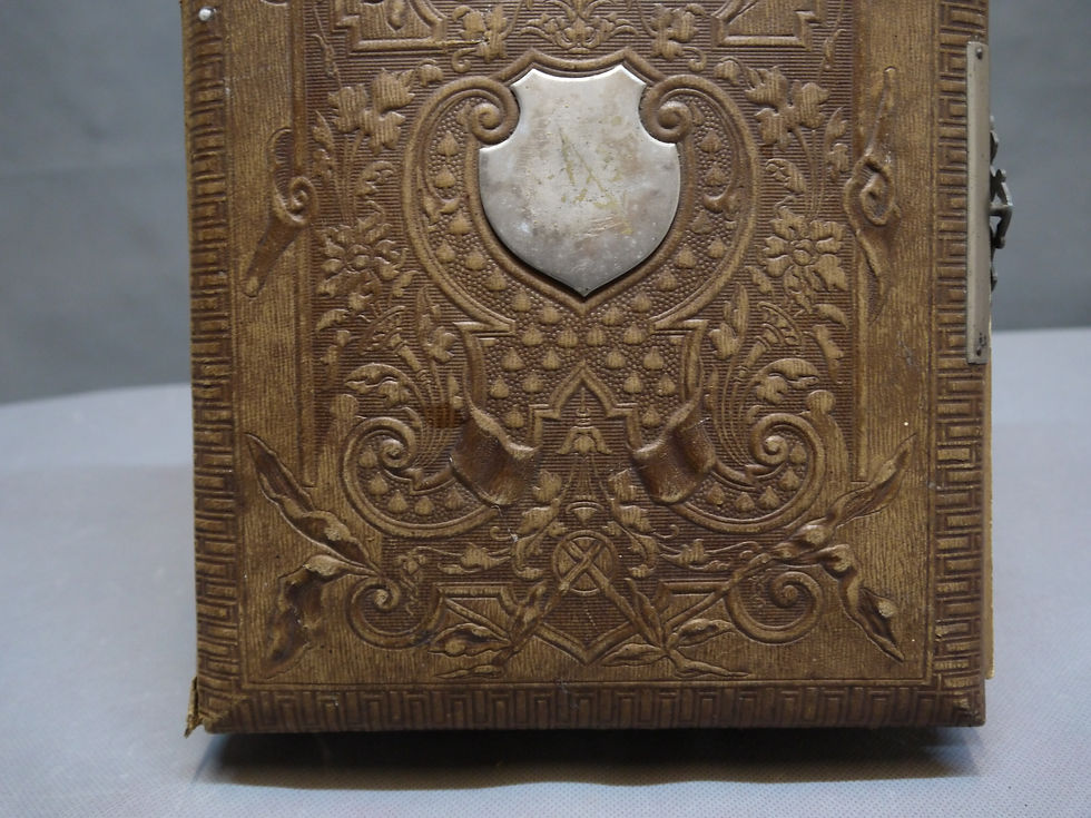 Miniaturbild: Altes, originales Fotoalbum um 1880, Portraitfotos....