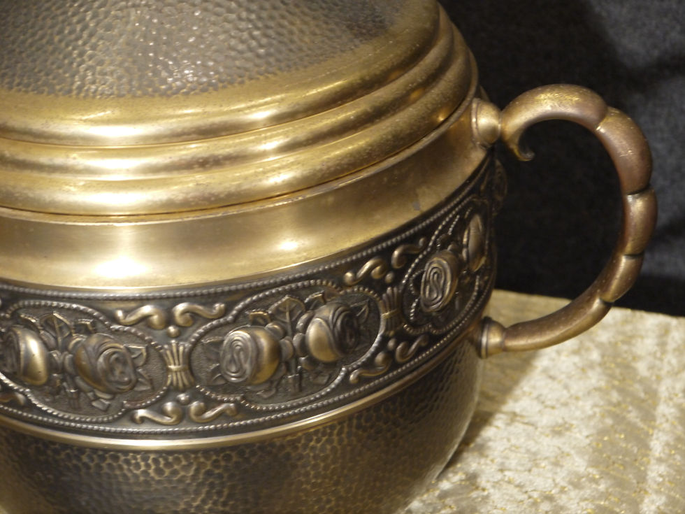 Miniaturbild: Schönes, altes Bowle-Gefäß, Messing verziert...