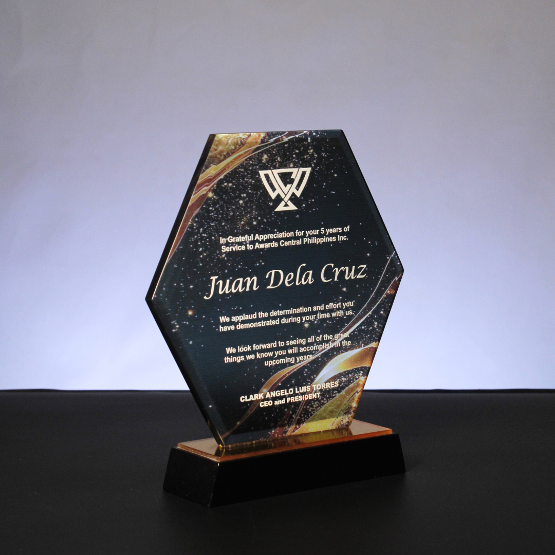 - Tall, pointed hexagonal peak conveys aspiration and forward drive.  - Angled sides give a rising, directional silhouette.