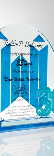 Round-shaped glass award with base