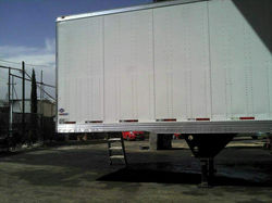 Caja de trailer demanchada y pulida
