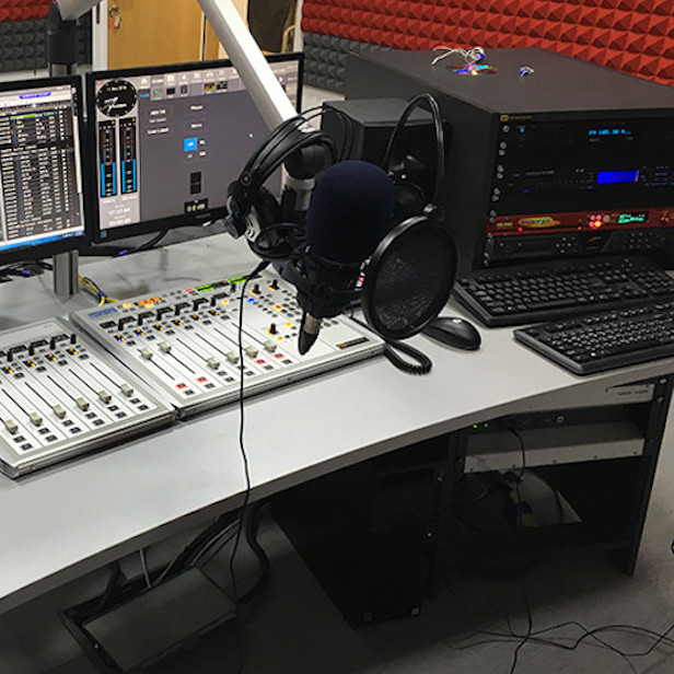 Radio-studio-packages-studio-elite-teko-broadcast-990px.jpeg