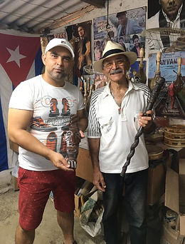 Cuba アーレム カンポス さんの マラカス と LP 395 本革 本皮