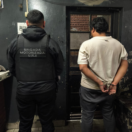 Detuvieron a un hombre por violencia de género y privación ilegítima de la libertad en Villa Gdor. Gálvez