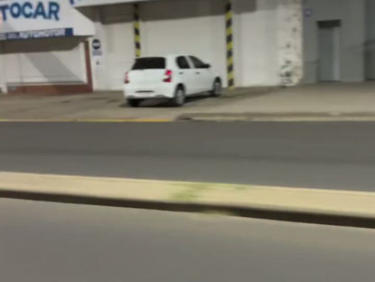 VIRAL Y CASTIGO: quedó sin licencia y multado el joven filmado haciendo acrobacias con su moto en plena avenida de Villa Gdor. Gálvez