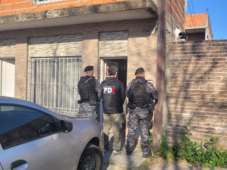 Allanaron la casa de los padres de Nicolás Ramírez por una denuncia de una presunta estafa