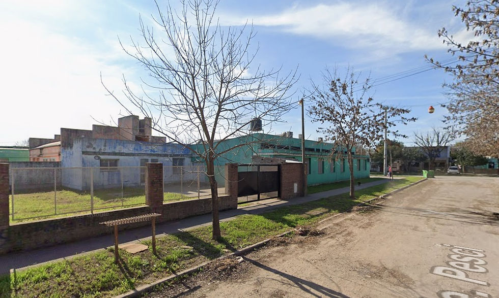 Nueva bandera amenazante frente a un jardín: investigan una serie de ataques vinculados a bandas de la zona
