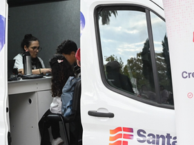 El operativo “Santa Fe Acá” acercó trámites del Registro Civil en la Plaza San Martín y volvería el 24 de mayo
