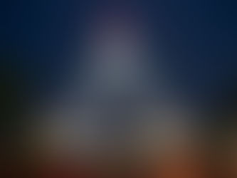 Villa Gobernador Gálvez encendió su arbolito navideño en la Plaza del Ferroviario y familias eligieron celebrar en la ciudad