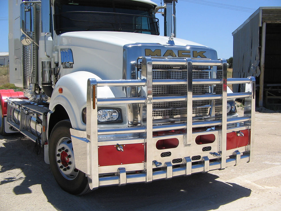 Mack Super Liner 5 Post HD