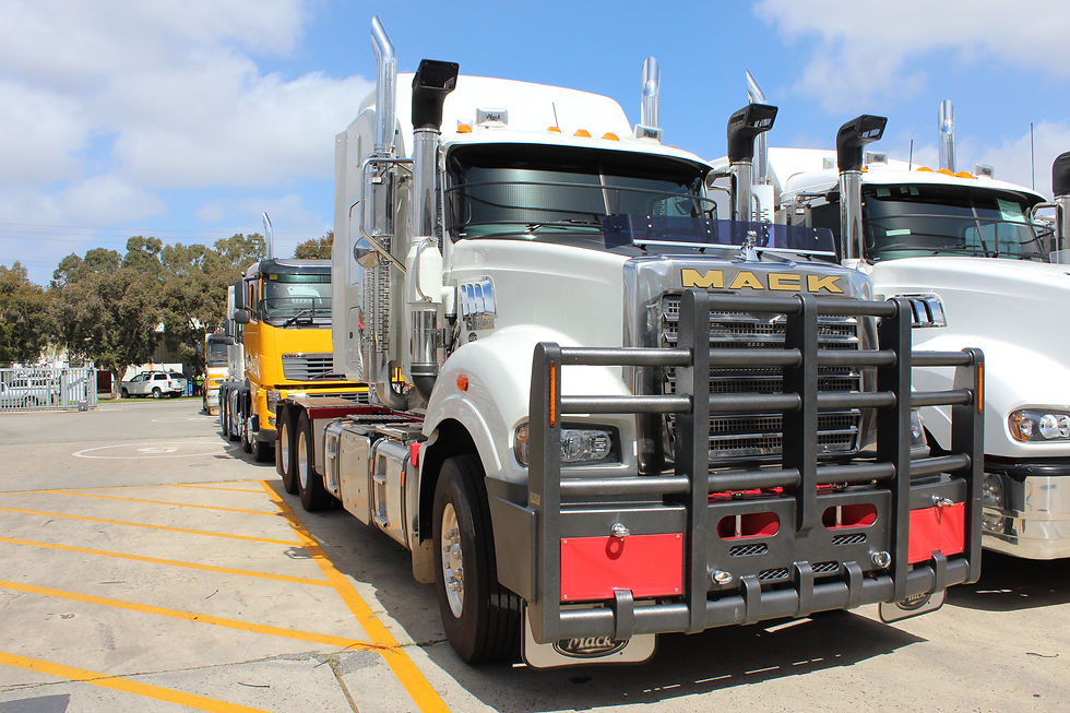 Mack Super Liner 5 Post HD Powder C