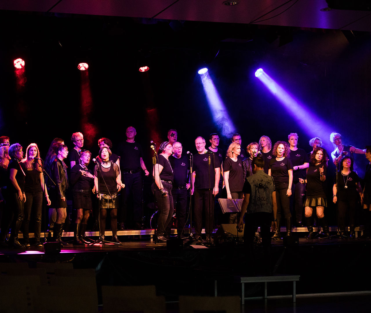 Chor auf der Bühne, Konzert