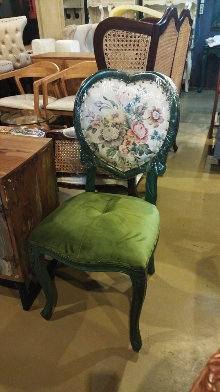 Thumbnail: Lovy Comfort Chair (Pre Order)