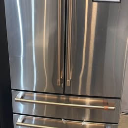 Miniatura: GE Cafe 28.7 cu. ft. Four Door French Door Refrigerator in Stainless Steel