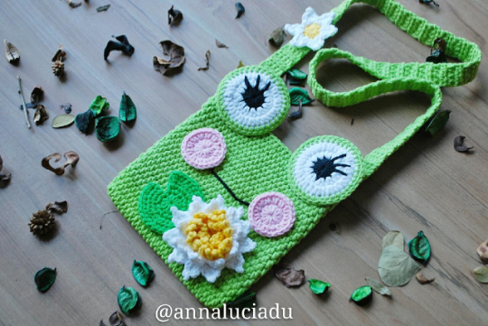 crochet frog bolsa pattern