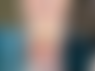 Deux personnes dont les poignets sont liés par une corde, symbolisant l’enfermement, l’attachement toxique et la confusion entre amour et dépendance affective.