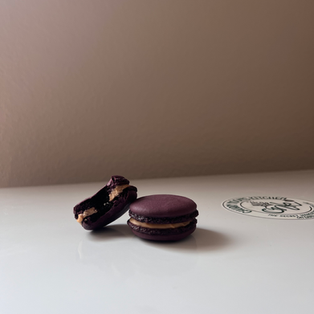 PB & J Macaron