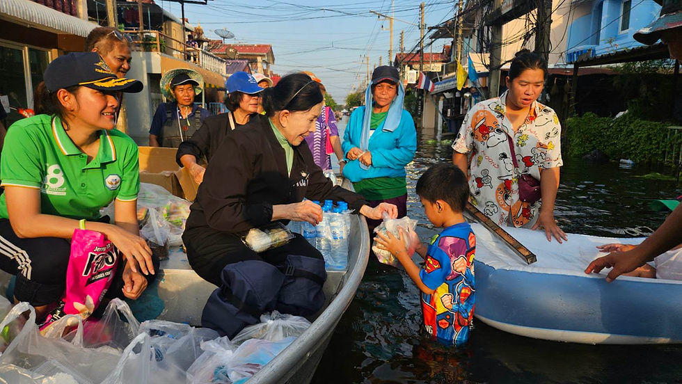 มูลนิธิปวีณาฯ ผนึกกำลัง มูลนิธิธรรมนัส ลงพื้นที่ลุยน้ำท่วมย่านลำลูกกา ปทุมธานี