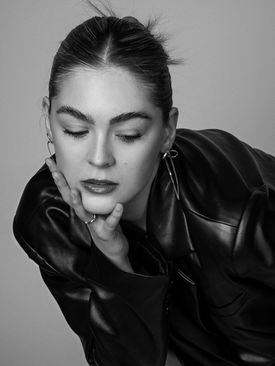 Fashionaufnahme mit starkem Kontrastspiel