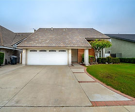 SOLD FOR $909,900