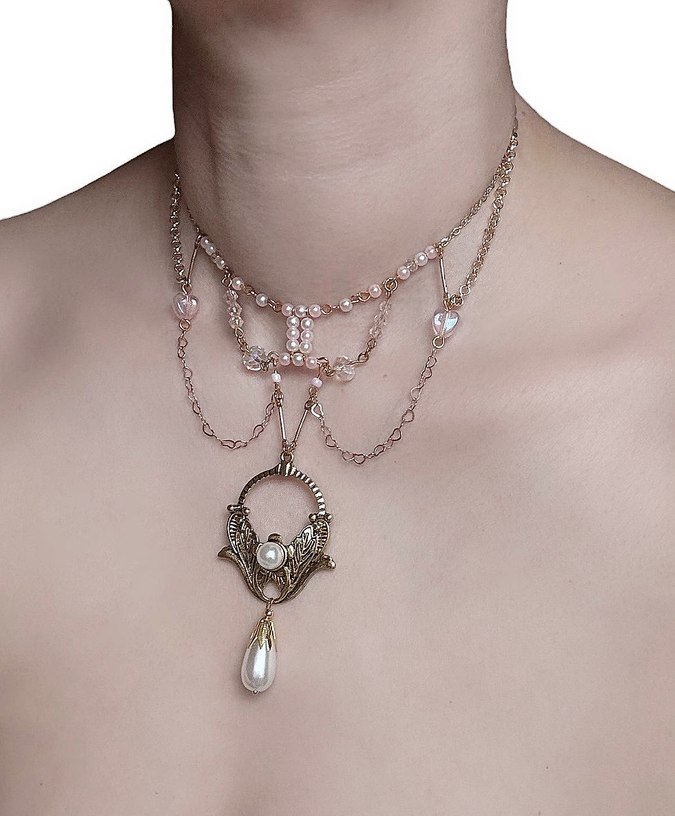 Miniaturbild: The Treasured Necklace 