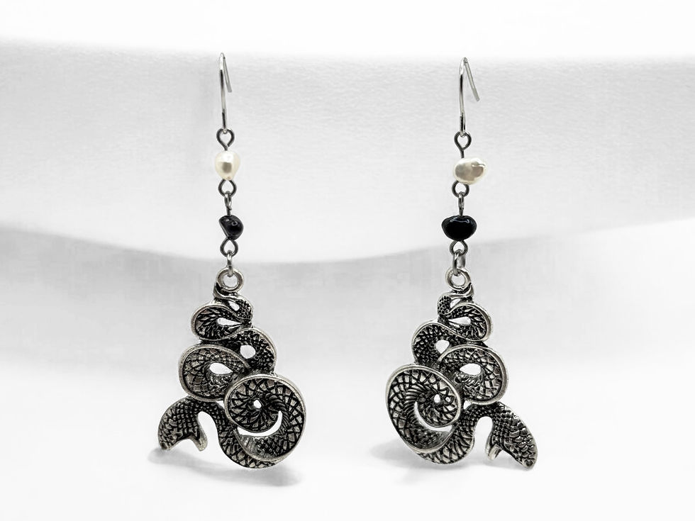 Miniaturbild: Serpent's Whisper Earrings 