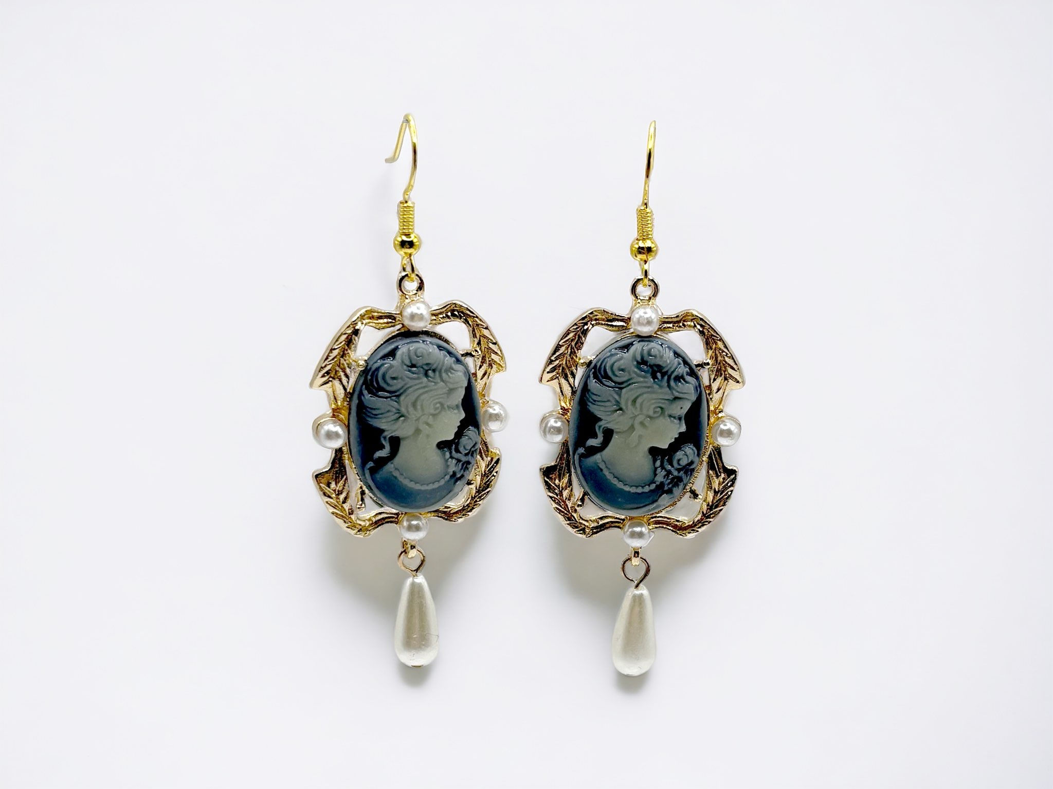 Regency Romance Earring