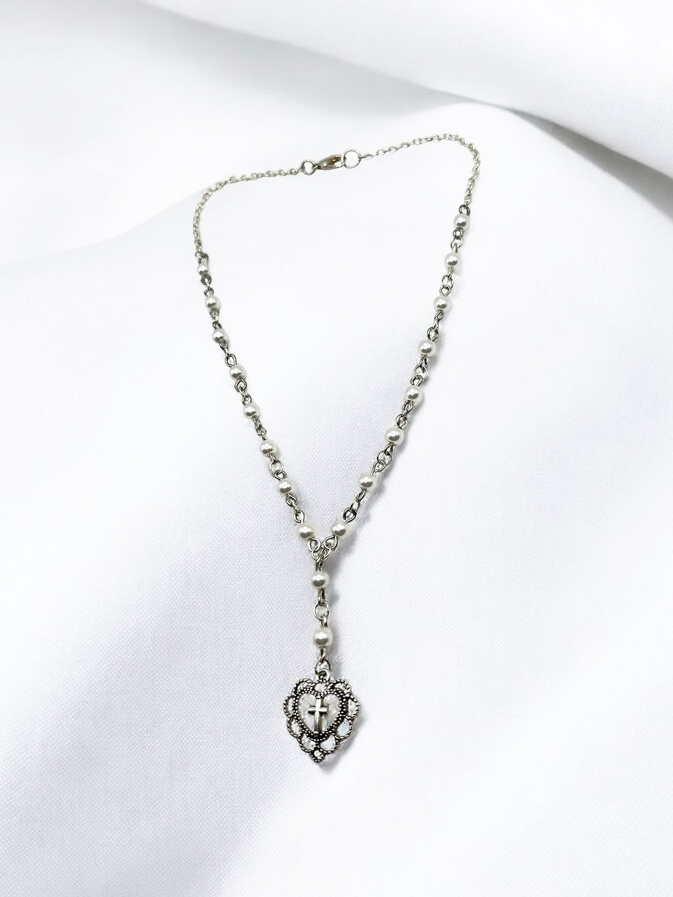 Thumbnail: Graceful Heart Necklace