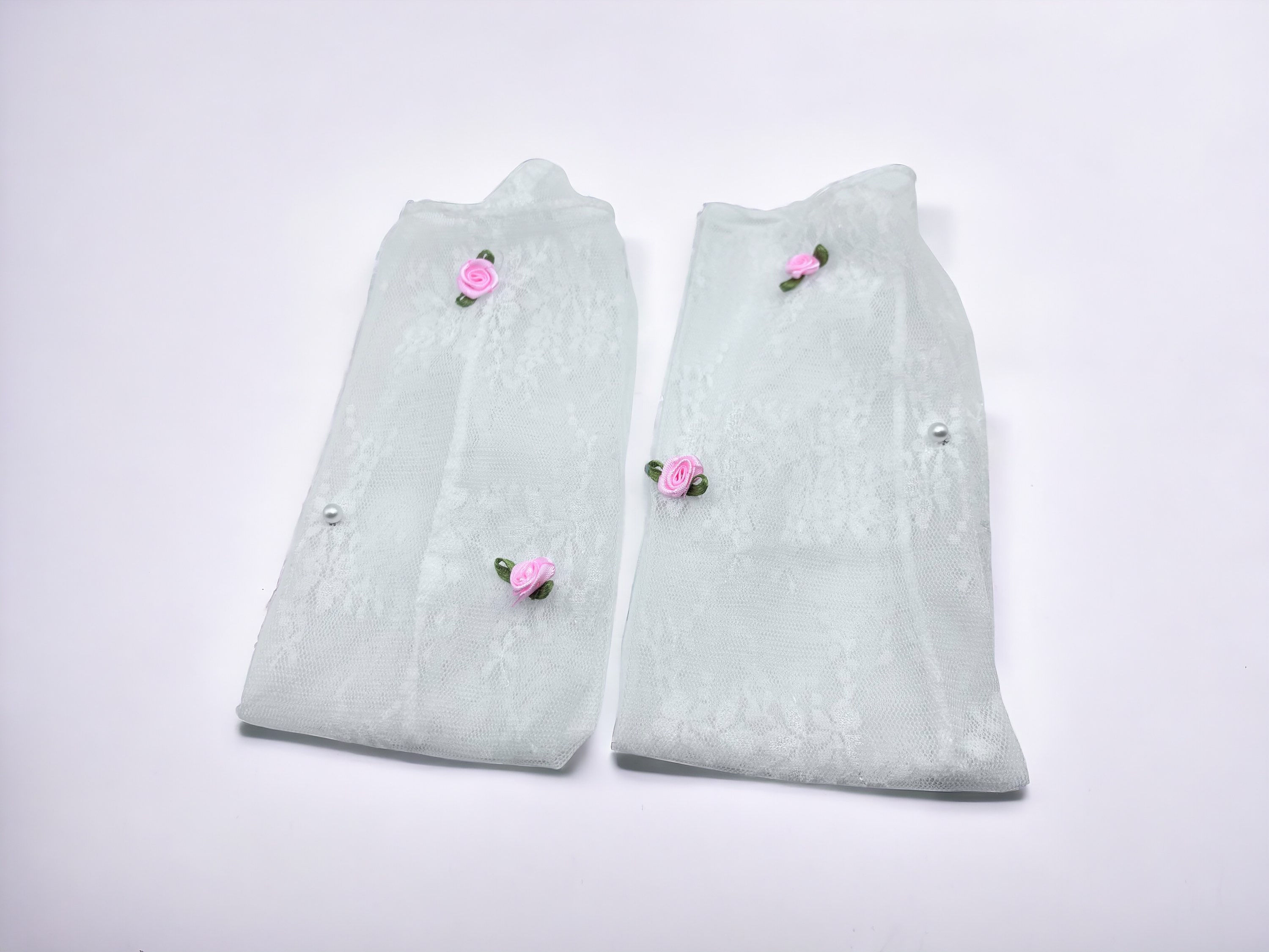 Lace Slouch Socks Sprinkled with Roses and Pearls