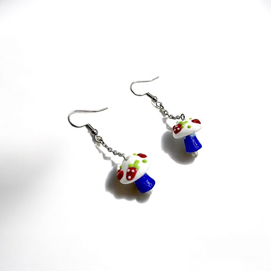 Miniatyrbild: Whimsy Shroom Drop Earrings 