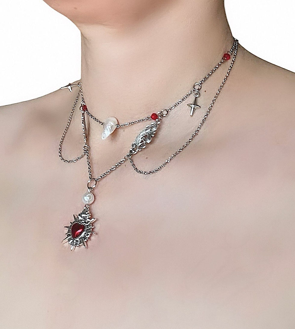Miniaturbild: The Crimson Heart Necklace