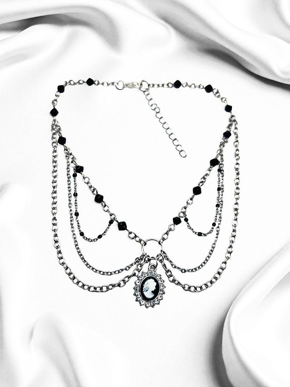 Miniatura: Victorian Midnight Cameo Choker