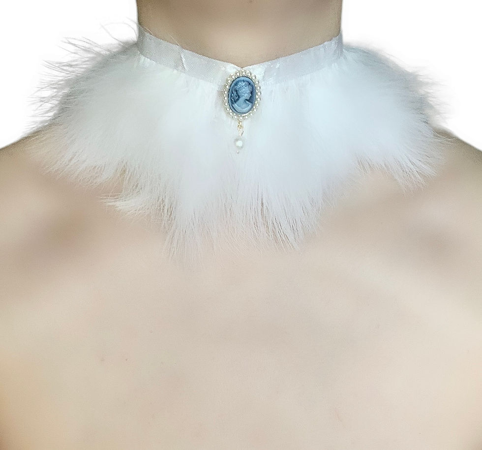 Miniature : Pearl Cameo Feather Collar 