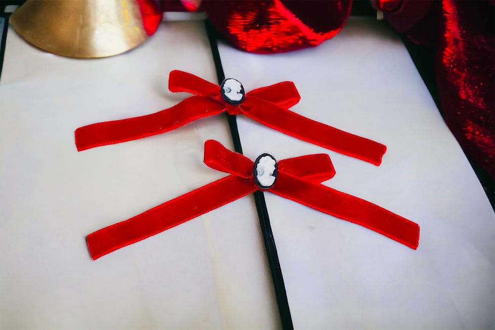 Miniature : Red Velvet Cameo Bow Hair Clips